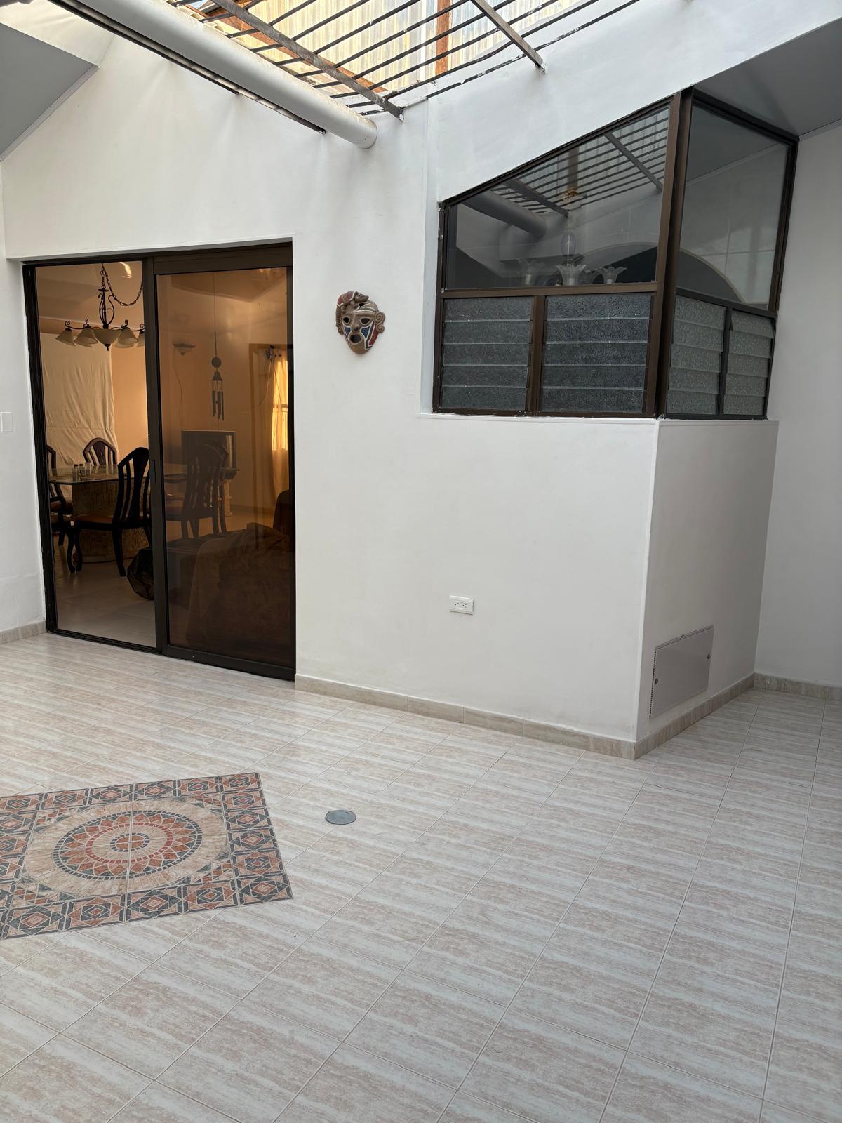 Hall Casa Villa Toledo